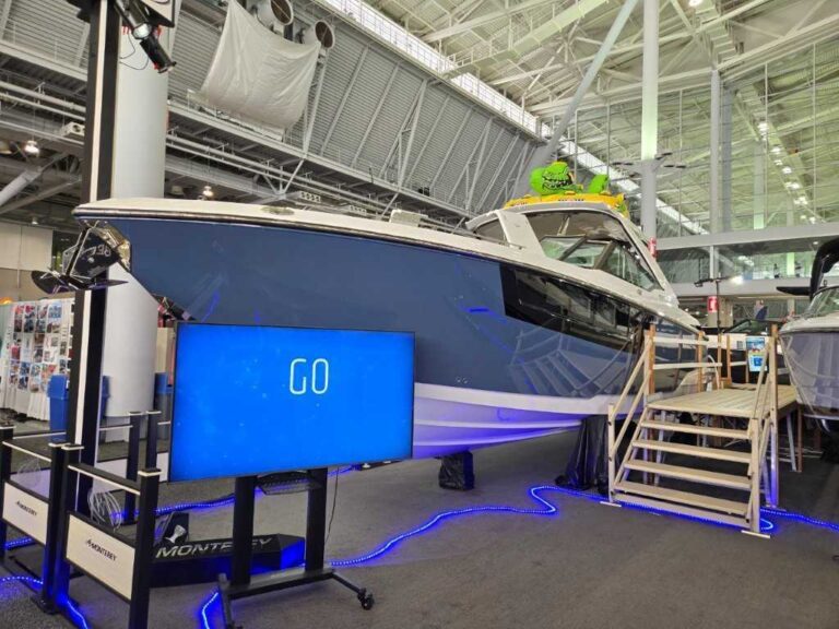 2025 Monterey 385SS - Triple V10 - Joystick US-RGFCP192J425 [photo 41]